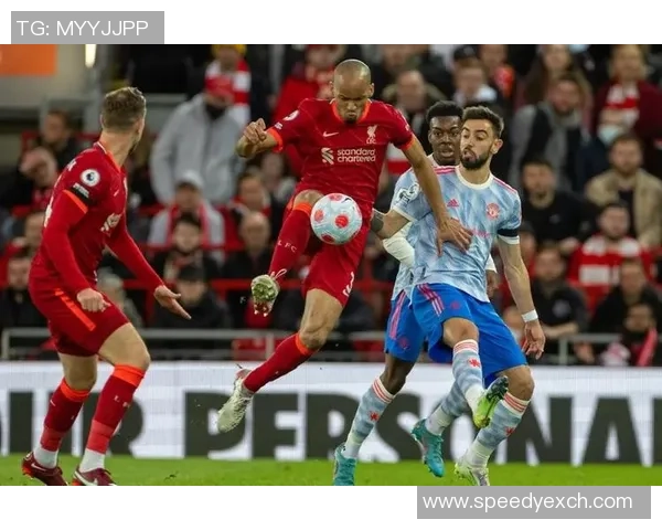 曼联与伊斯坦布尔激战正酣比分揭晓引发球迷热议